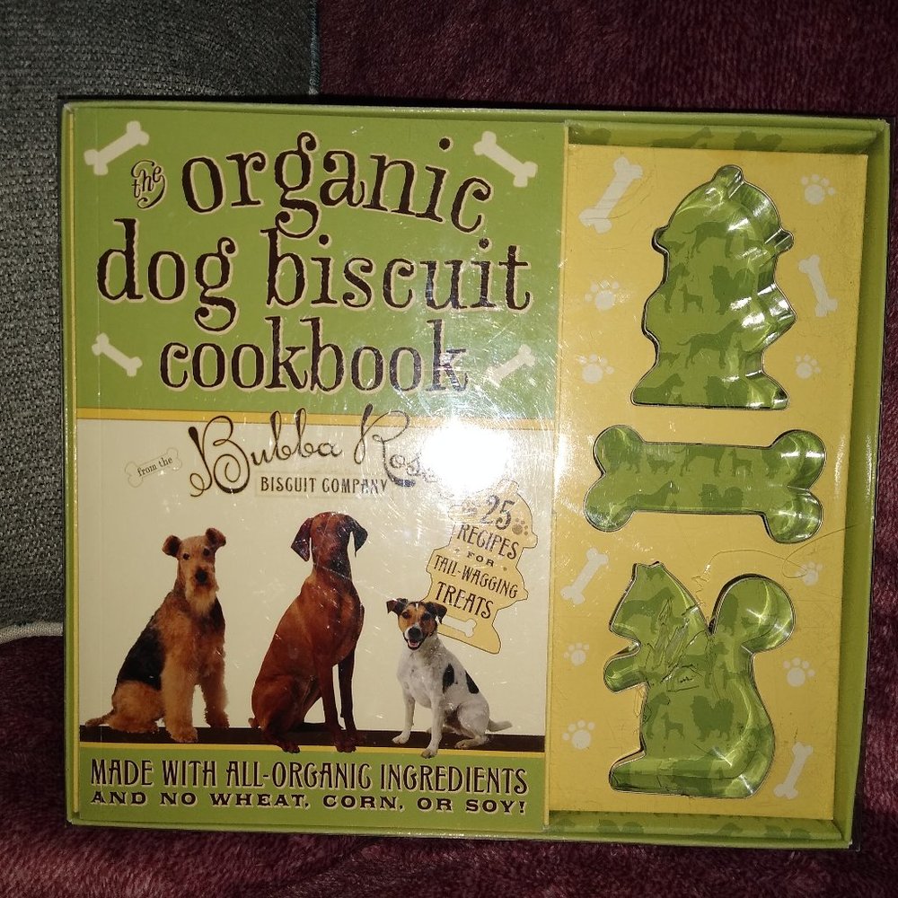 The Bubba Rose Company Organic Dog Biscuit Cookbook with Cookie Cutters
